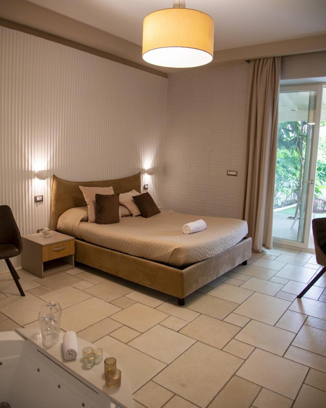 Lux Suite Таранто Екстер'єр фото